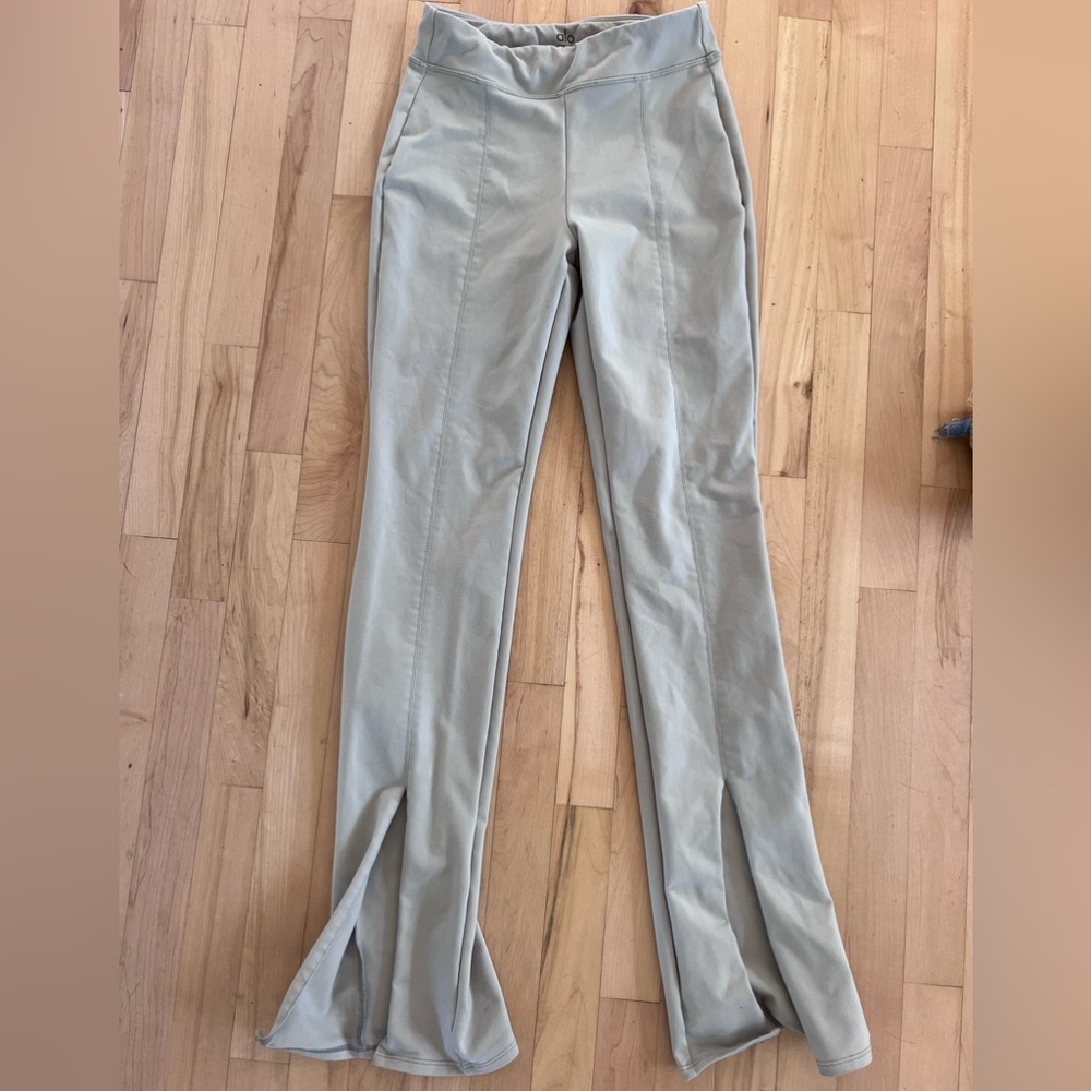 Alo slit-flare leggings